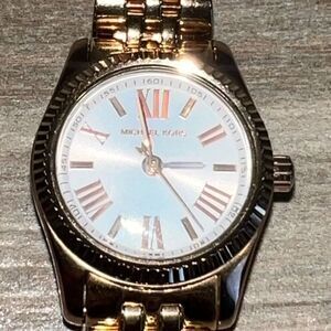 Michael Kors Lexington MK3230 Women Quartz Wristwatch New Battery Rose Gold Tone